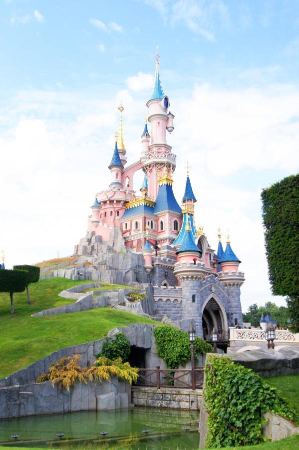 Grand Studio Disney, Queen Size, Coffee, Wifi Монтеврен Экстерьер фото