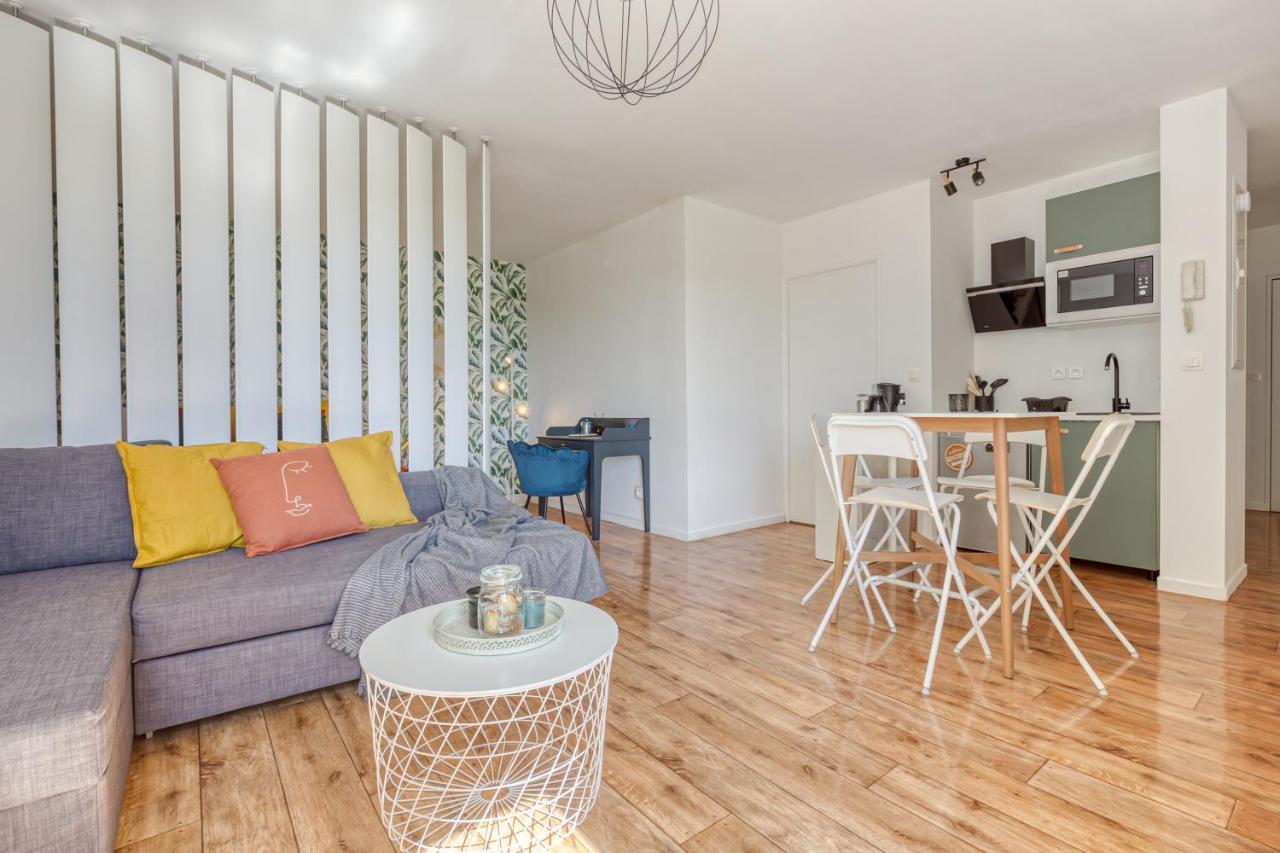 Grand Studio Disney, Queen Size, Coffee, Wifi Монтеврен Экстерьер фото